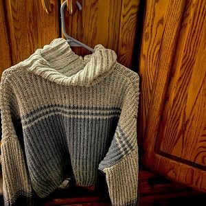 Turtle neck crop top size xl